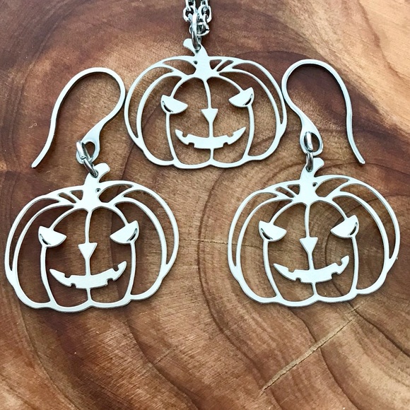 🆕 Pumpkins Laser Etched Necklace and Earrings Set Stainless Steel - Picture 2 of 6